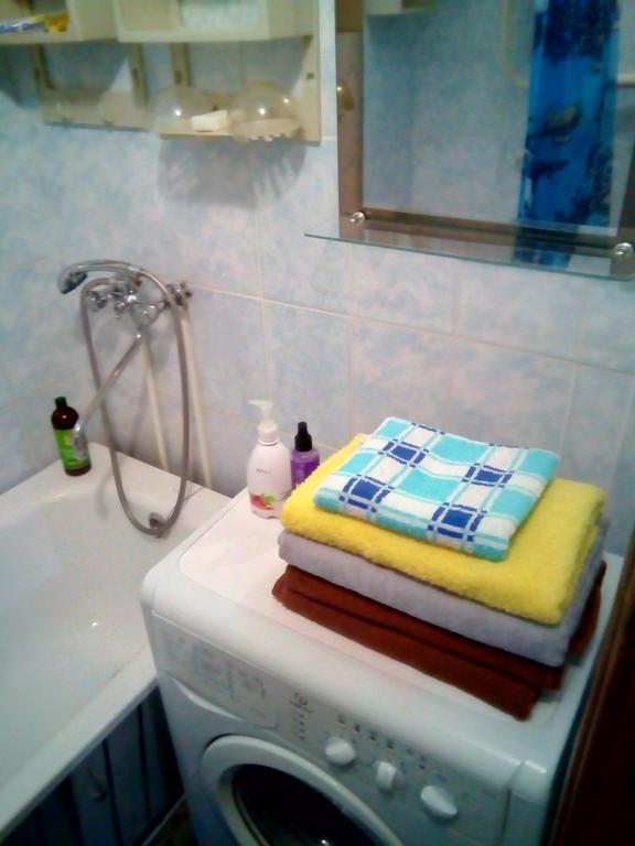 Apartments On Leninskaya Street 니아스비즈 외부 사진